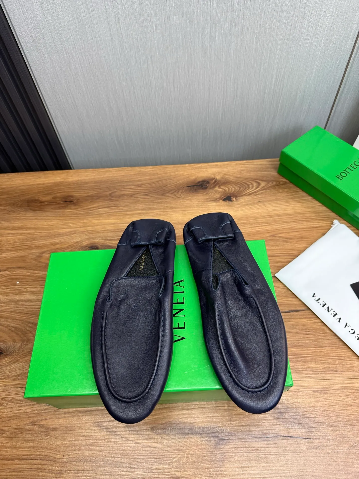 Men's men's shoes💰480💰BV-popular wallet shoes👟Casual, fashionable and comfortable🔗Good travel partner✅Original cowhide + imported cowhide. Original rubber outsole, available all year round👏Size: 38-45 (38.45 custom-made, non-returnable)